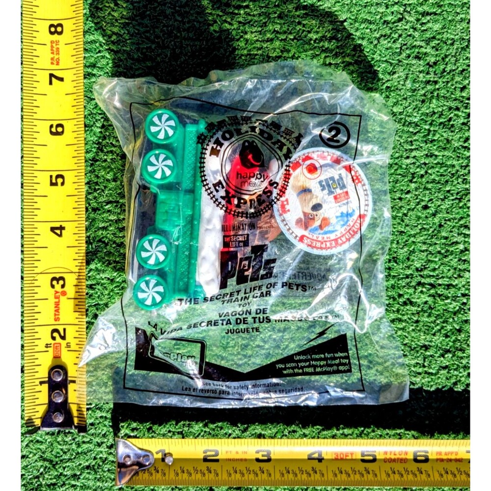 McDonalds The Secret Life Of Pets Holiday Express # 2 Train Happy Meal Toy NOS